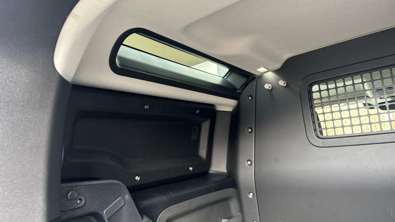 Land Rover Defender 90 Diesel 3.0 D250 Hard Top Auto